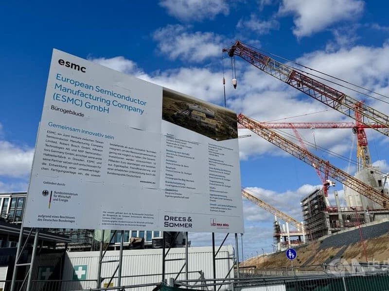 TSMC's Dresden Fab (ESMC) Tops Out