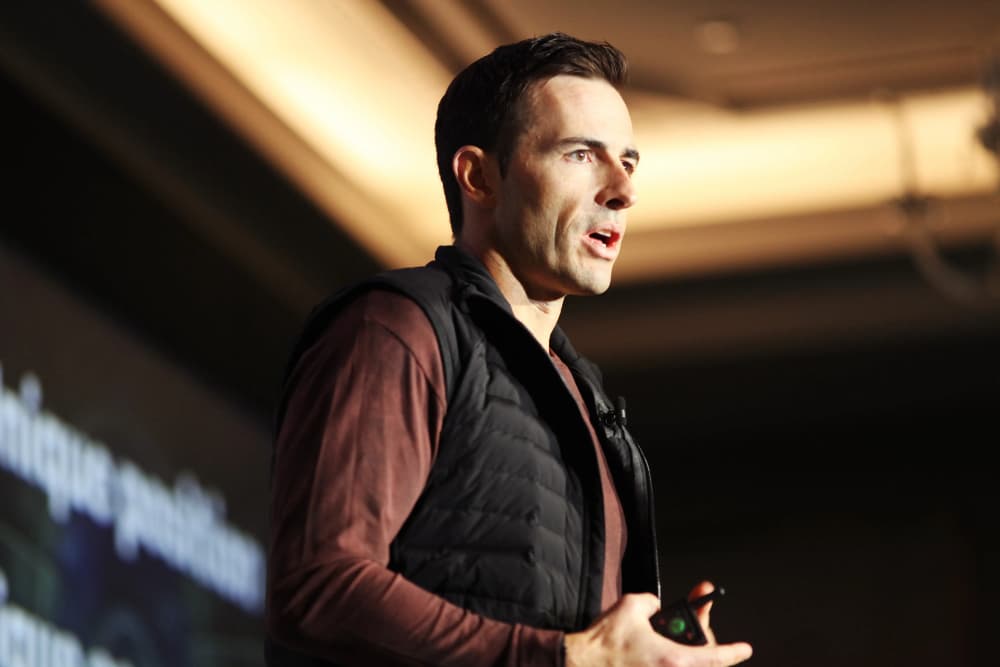 Calvin McDonald 卸任，Frank 与 Maestrini 出任 Lululemon 联席首席执行官