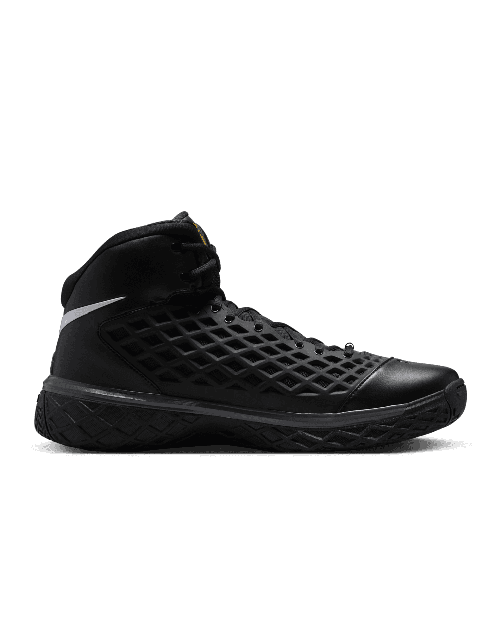 Nike Kobe 3 Protro “Black and White” Releases