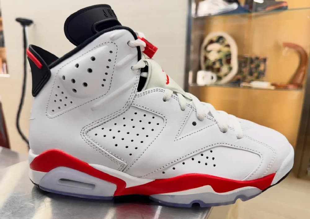 Air Jordan 6 OG “White Infrared” Kembali