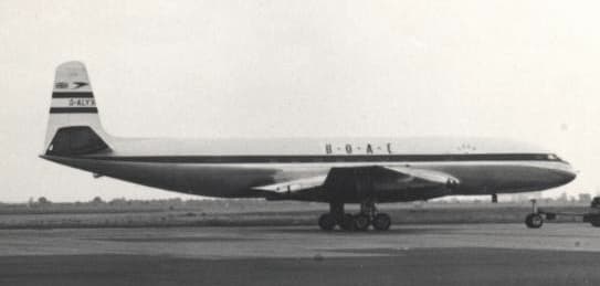 The de Havilland Comet Opens the World’s First Jet Airliner Service