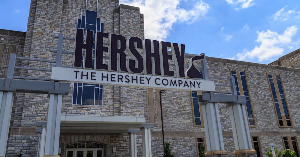 Hershey FY 2025: Profit Down 60%, Sees 2026 Adjusted EPS Up 30-35%