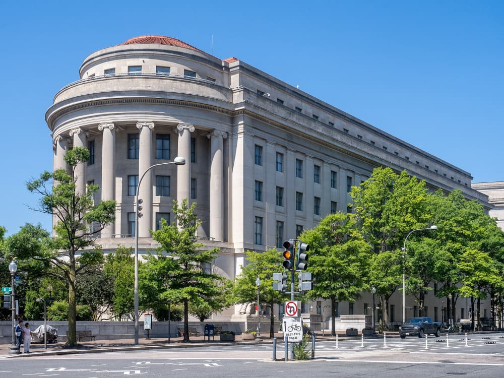 FTC Closes Referral Over Alo Yoga's Undisclosed Instagram Ambassador Posts