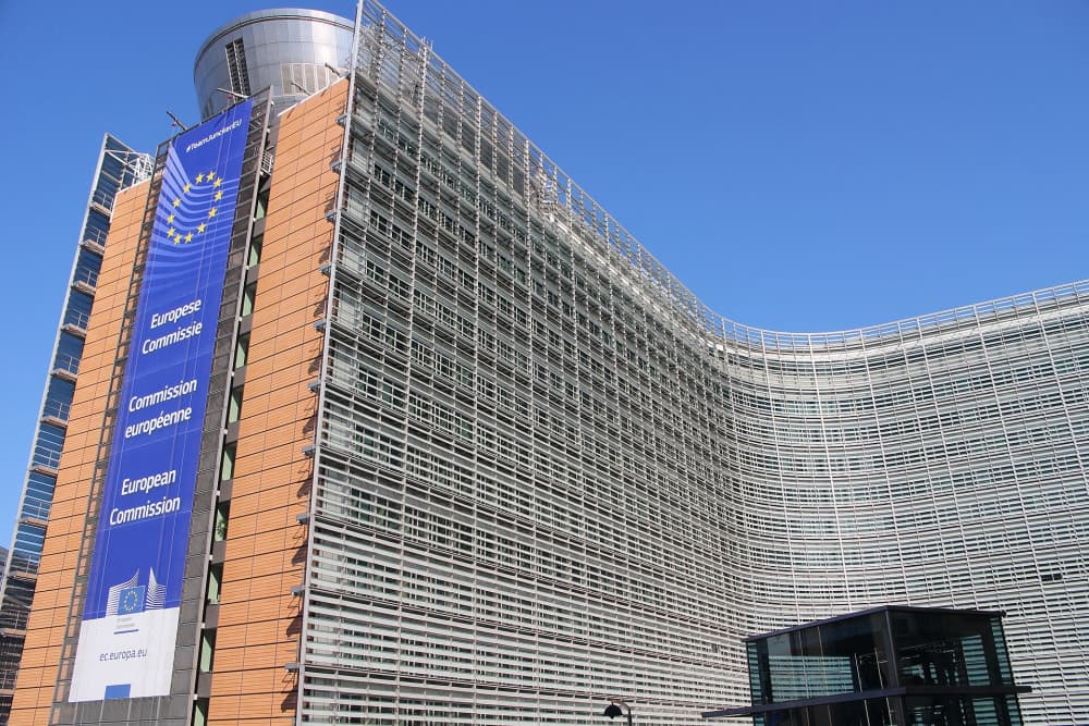 Vencen los primeros informes de brecha salarial de género de la UE bajo la Directiva de Transparencia Salarial