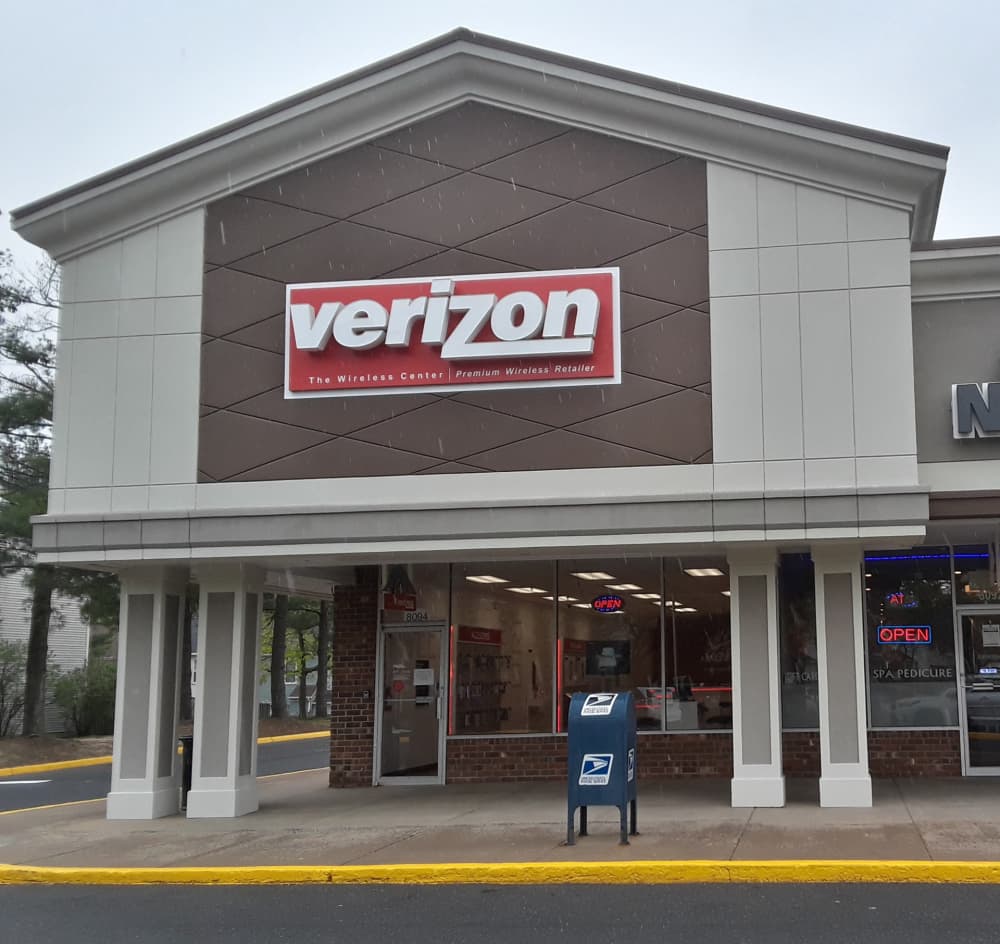 Verizon Cuts More Than 13,000 Jobs in Its Largest Layoff