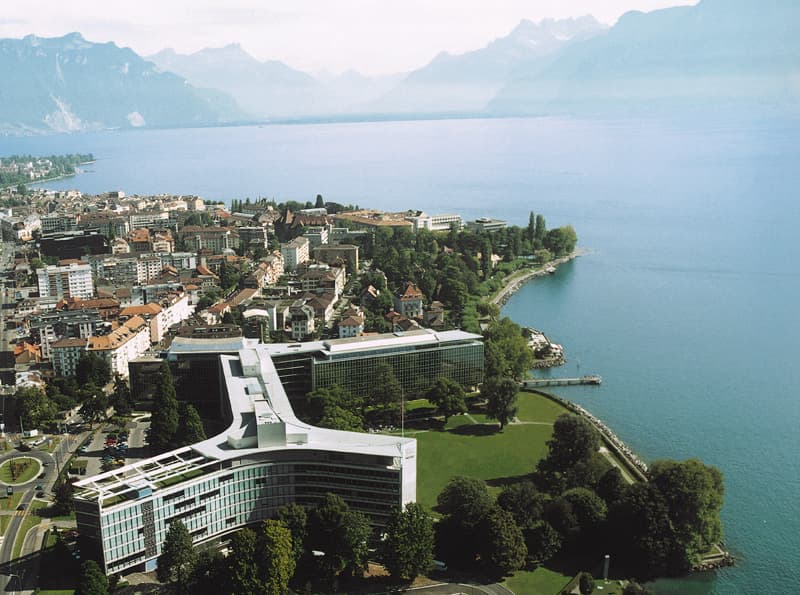 Pablo Isla Becomes Nestlé Chairman as Paul Bulcke Leaves Early